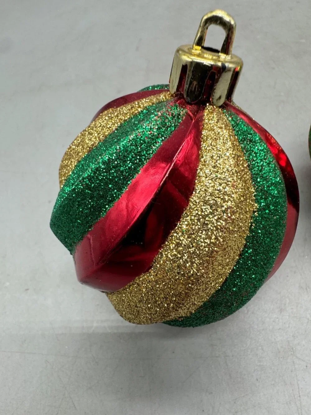 Set Of 2 Christmas Ornament Balls Red Green & Gold Glitter Swirl Design READ